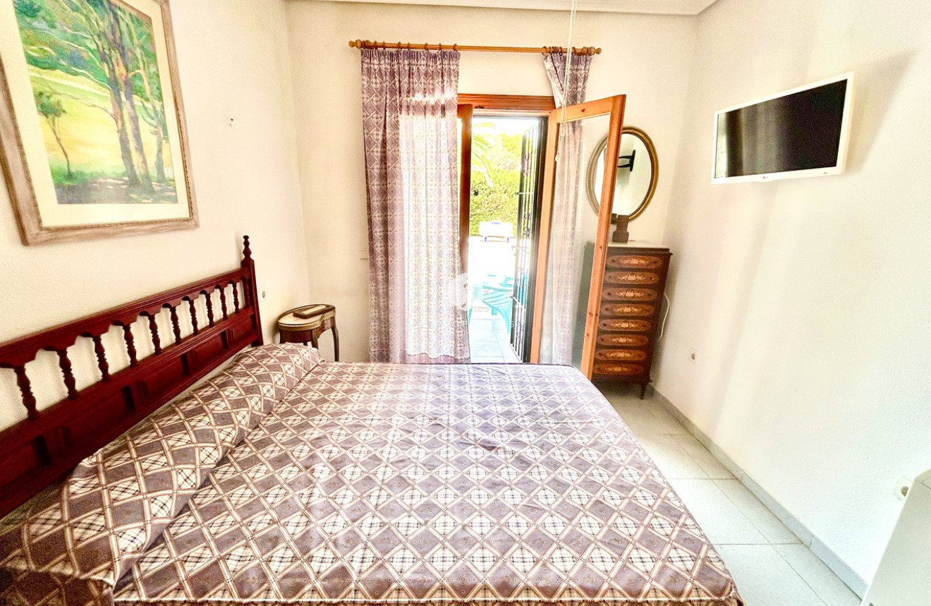 Resale - Villa -
La Zenia - Costa Blanca