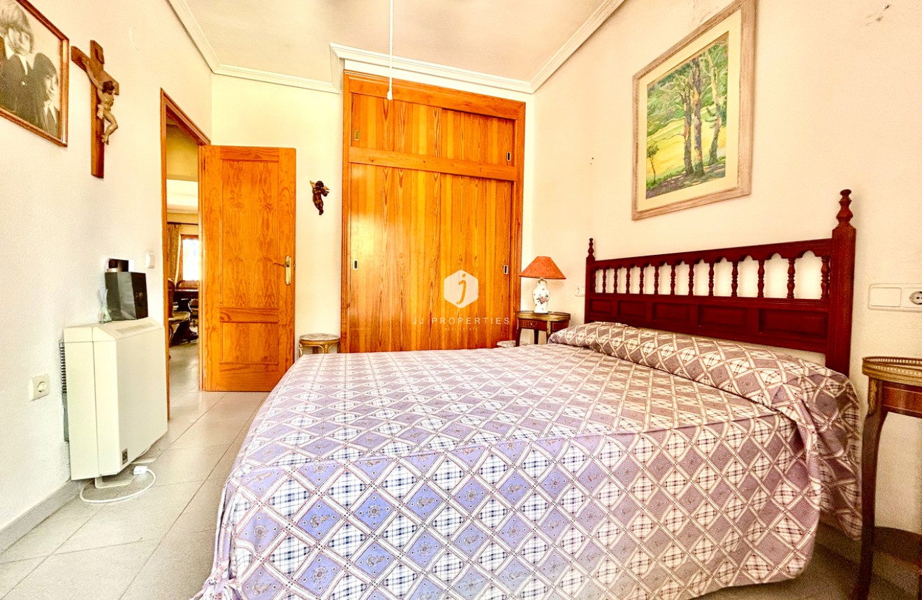 Resale - Villa -
La Zenia - Costa Blanca