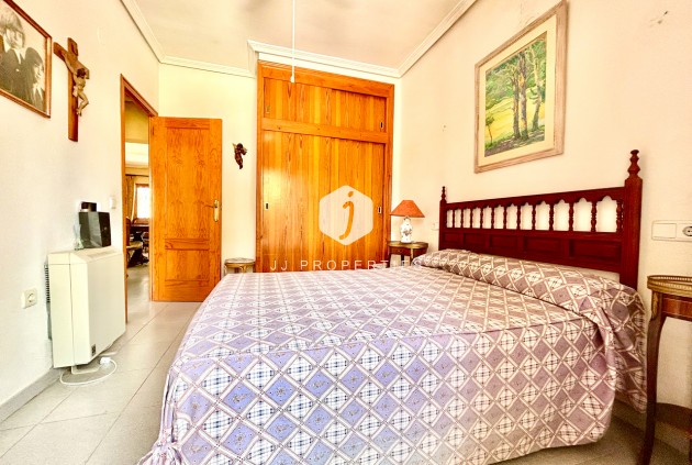Resale - Villa -
La Zenia - Costa Blanca