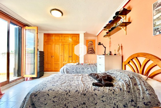 Resale - Villa -
La Zenia - Costa Blanca