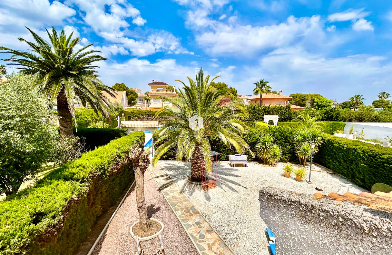 Resale - Villa -
La Zenia - Costa Blanca