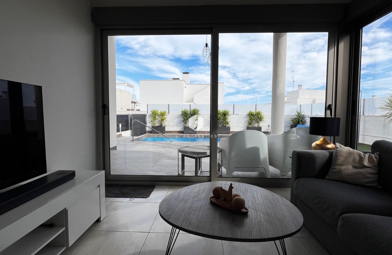 Resale - Villa -
Orihuela Costa - Costa Blanca