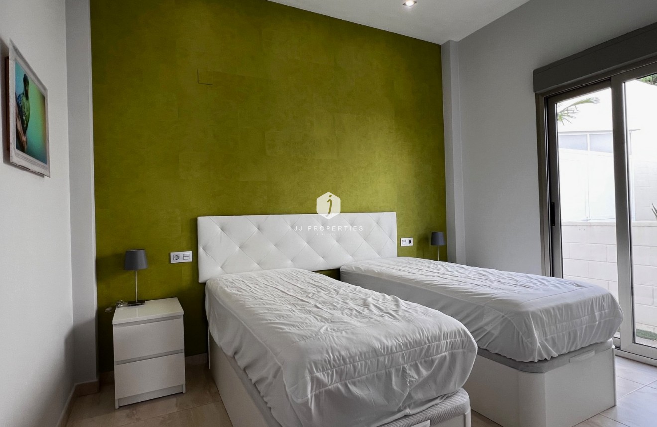 Resale - Villa -
Orihuela Costa - Costa Blanca
