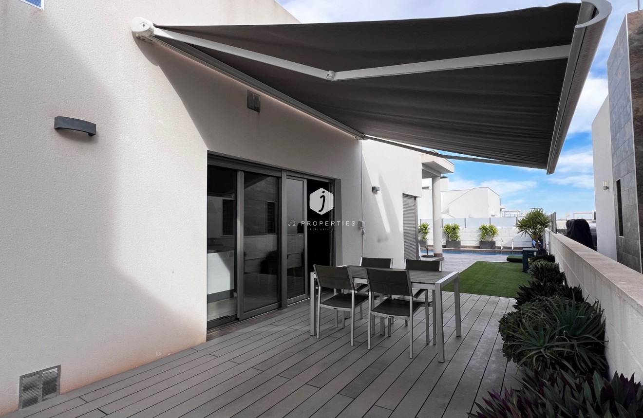 Resale - Villa -
Orihuela Costa - Costa Blanca