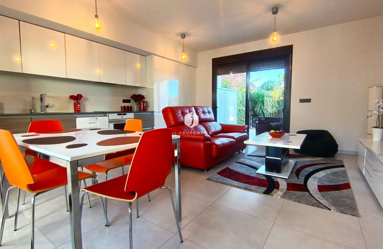 Tweedehands - Appartement / flat -
Algorfa - Inland