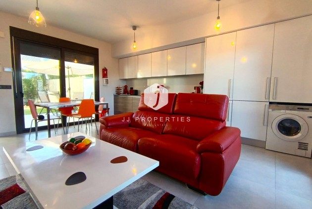 Tweedehands - Appartement / flat -
Algorfa - Inland