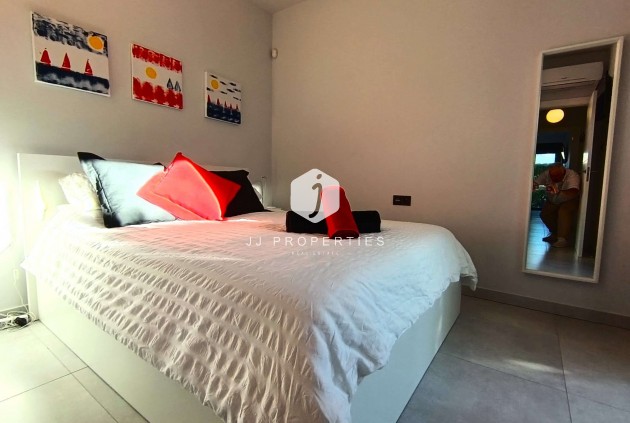 Tweedehands - Appartement / flat -
Algorfa - Inland