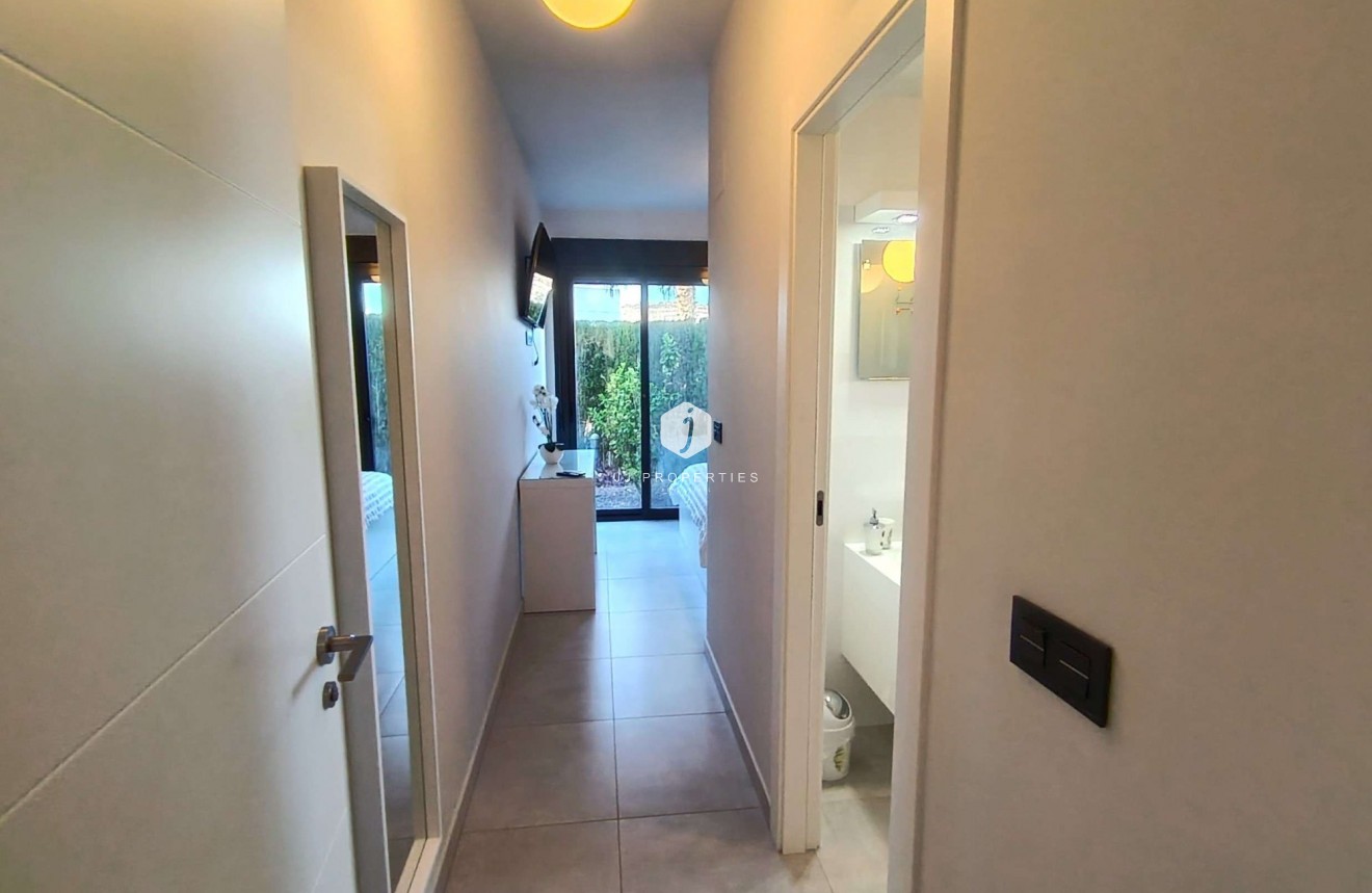 Tweedehands - Appartement / flat -
Algorfa - Inland
