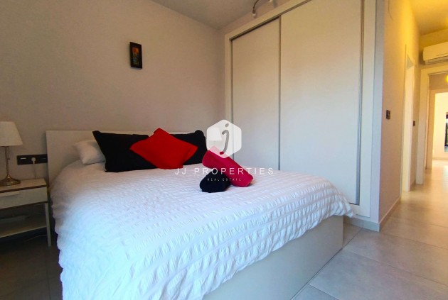 Tweedehands - Appartement / flat -
Algorfa - Inland