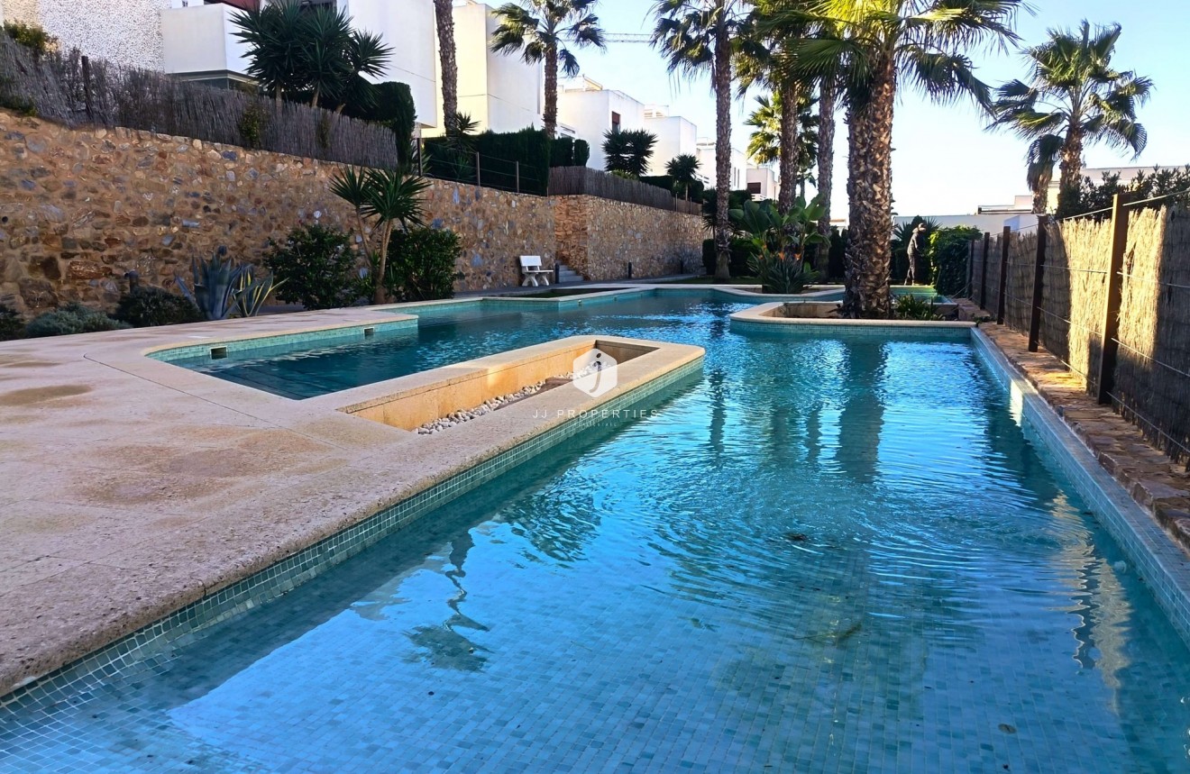 Tweedehands - Appartement / flat -
Algorfa - Inland