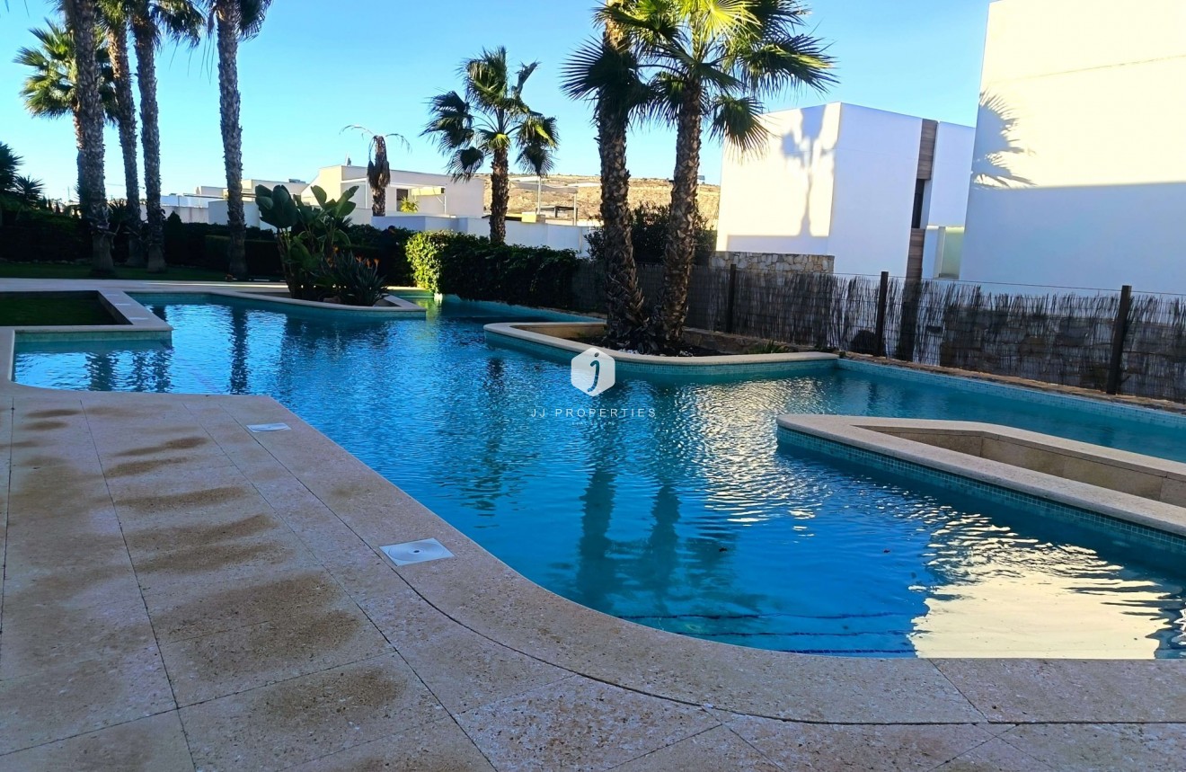 Tweedehands - Appartement / flat -
Algorfa - Inland