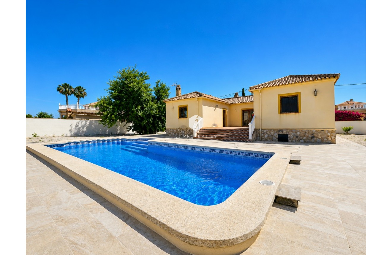Resale - Villa -
Catral - Costa Blanca