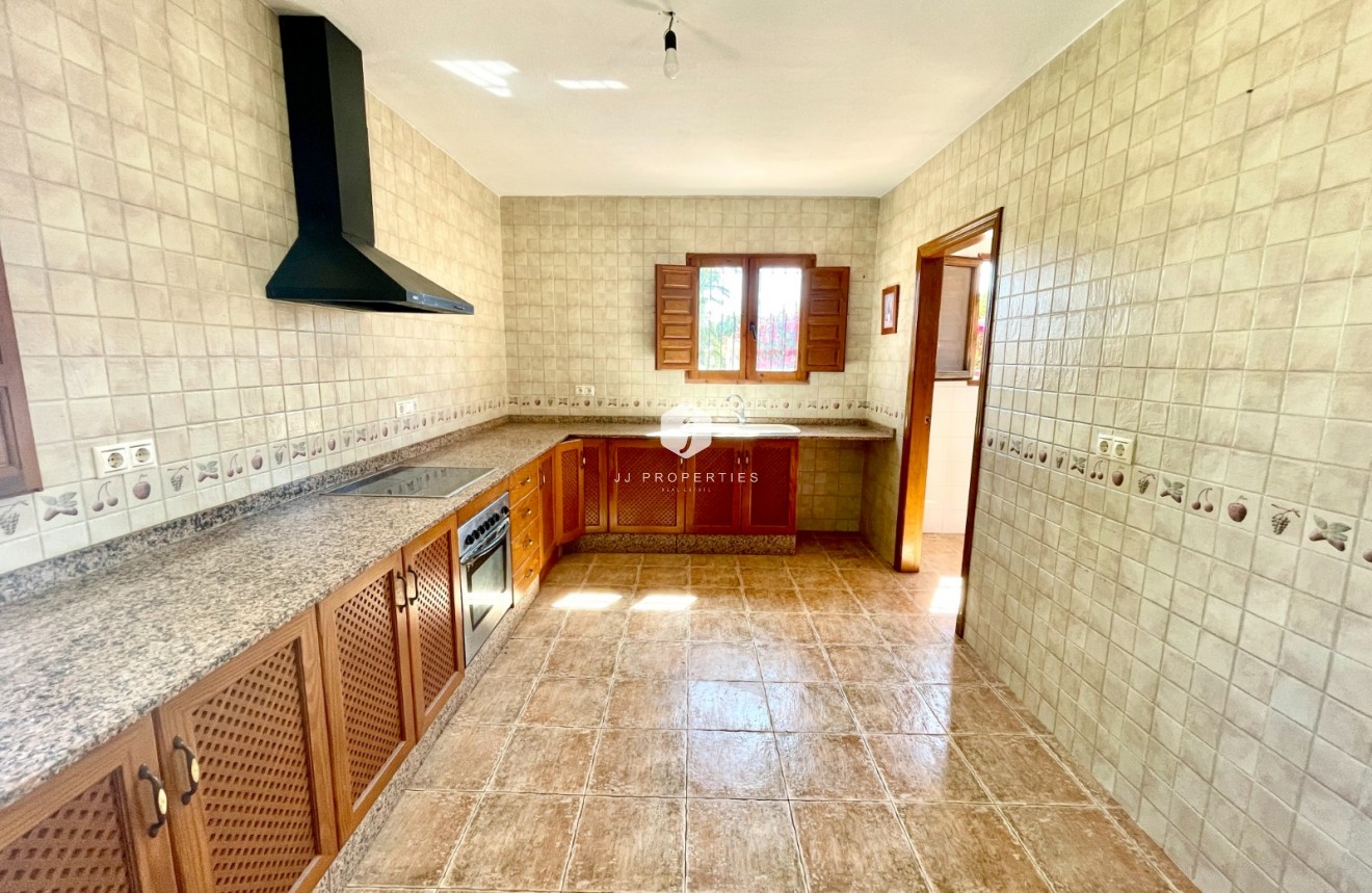 Resale - Villa -
Catral - Costa Blanca