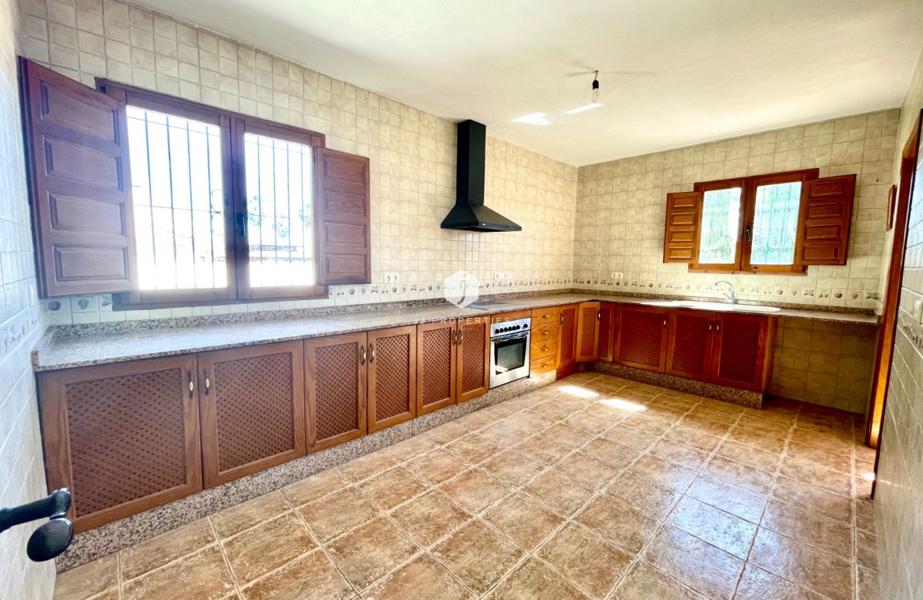 Resale - Villa -
Catral - Costa Blanca