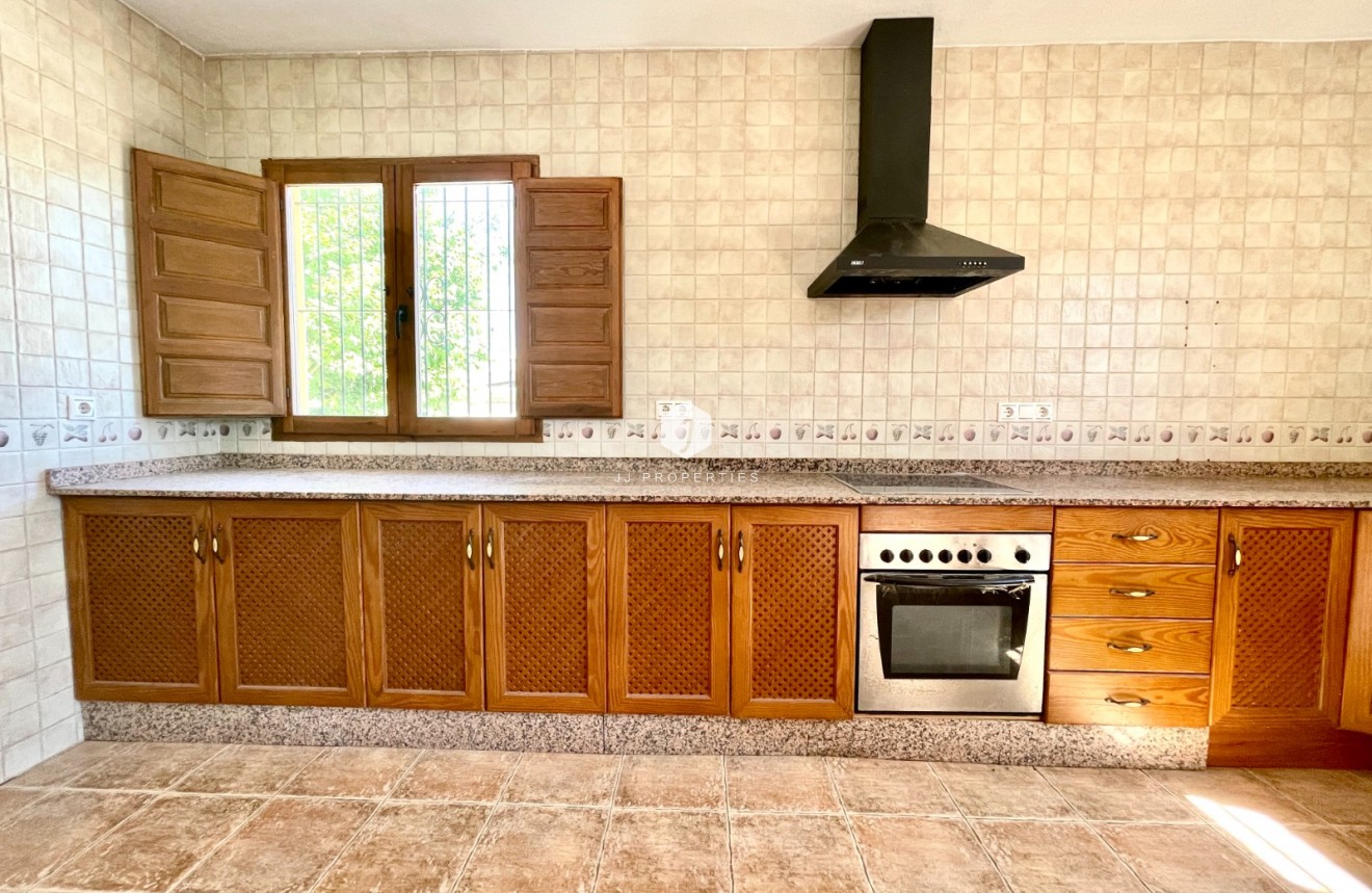 Resale - Villa -
Catral - Costa Blanca