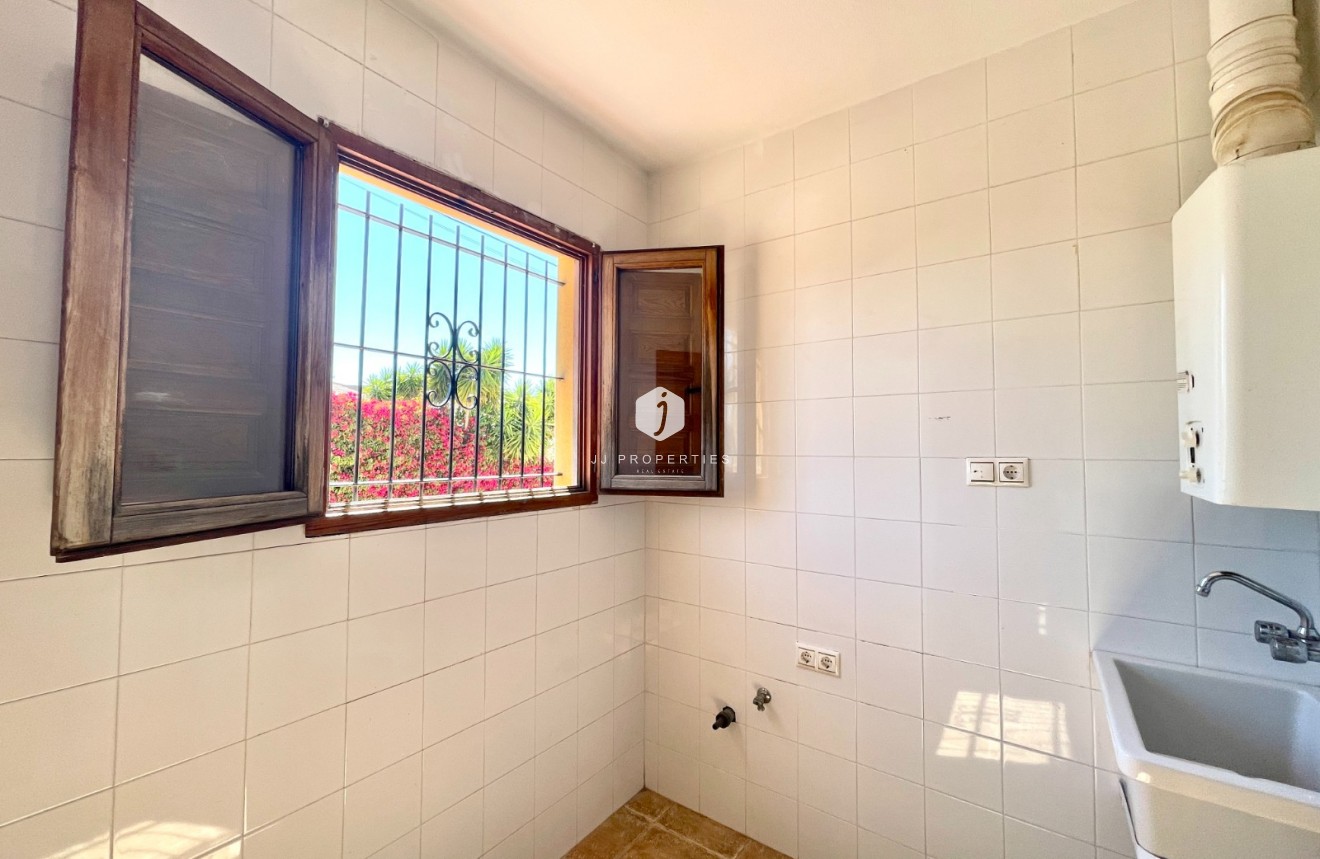 Resale - Villa -
Catral - Costa Blanca