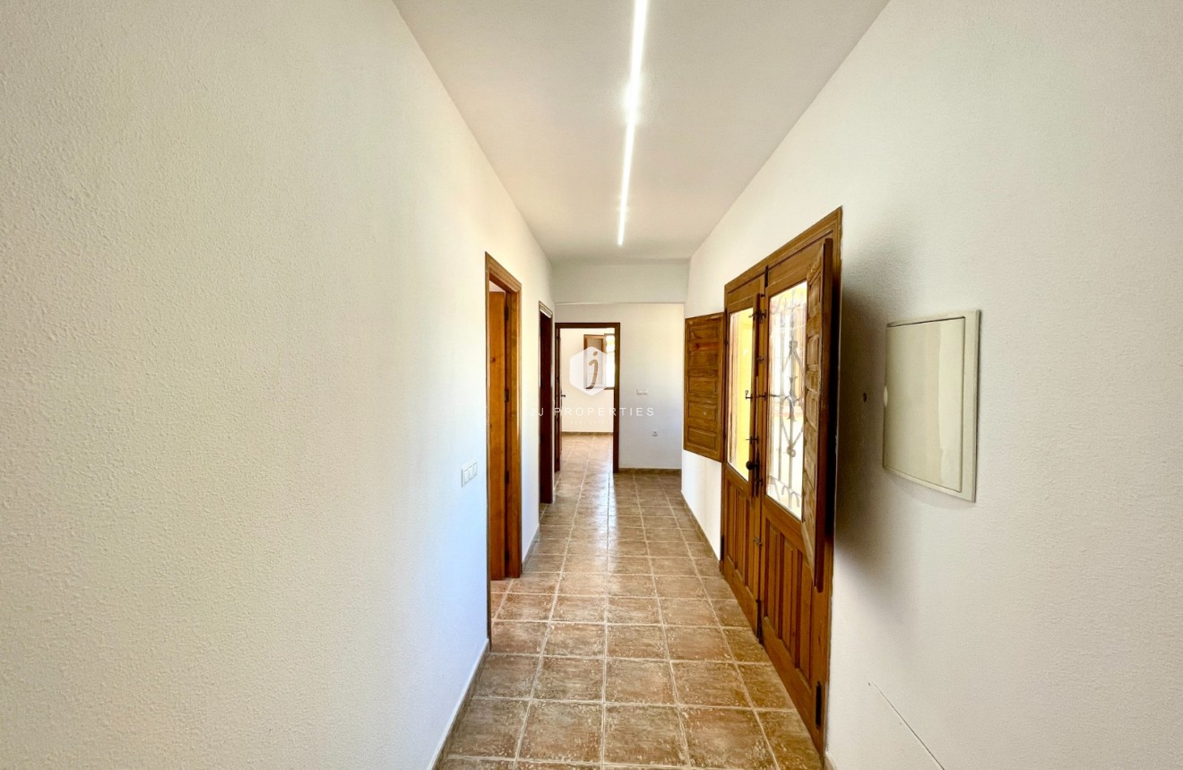 Resale - Villa -
Catral - Costa Blanca