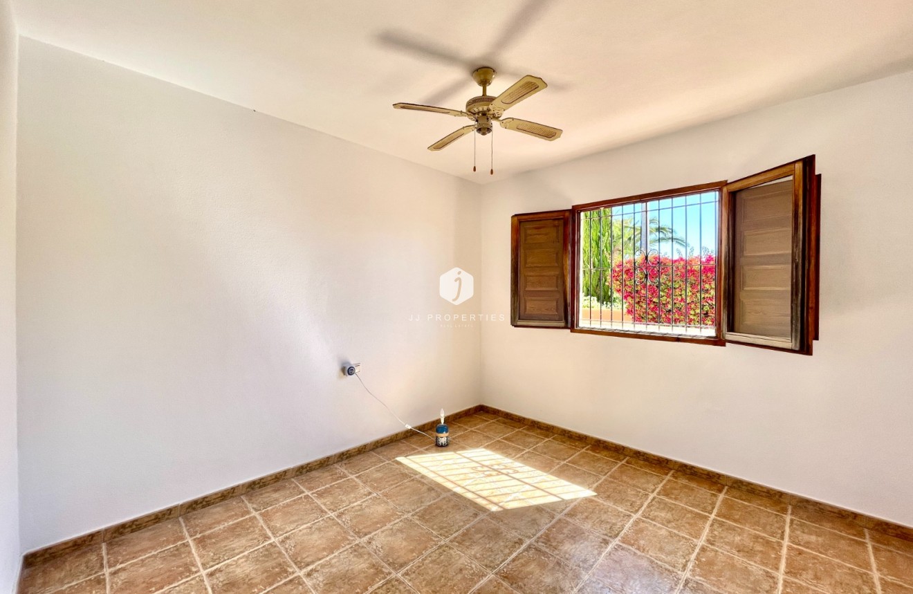 Resale - Villa -
Catral - Costa Blanca
