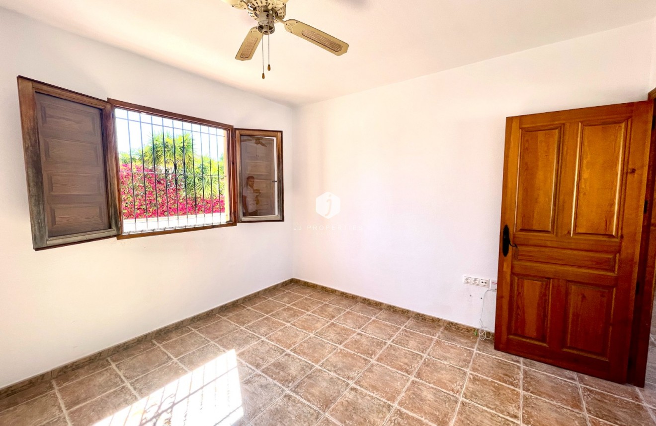 Resale - Villa -
Catral - Costa Blanca