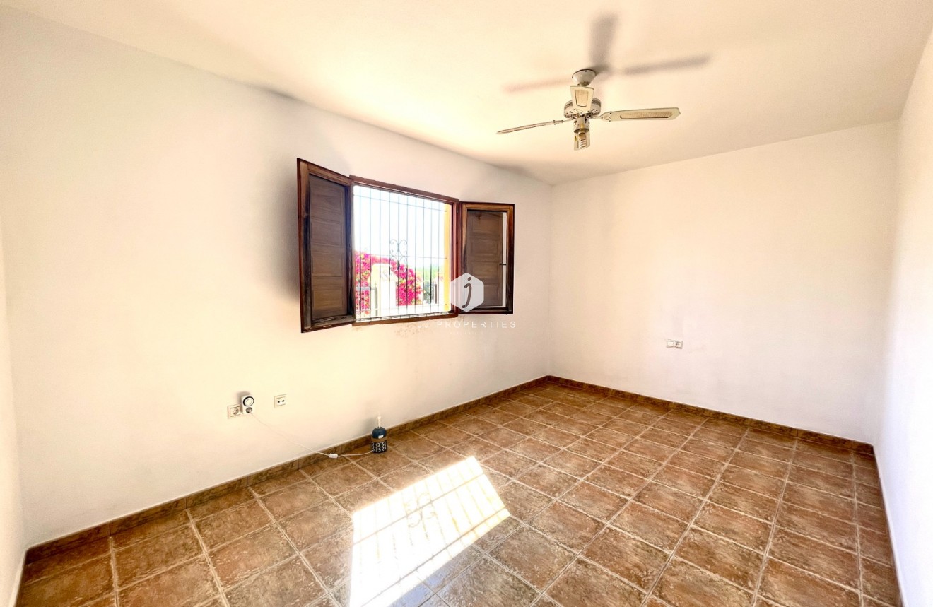Resale - Villa -
Catral - Costa Blanca