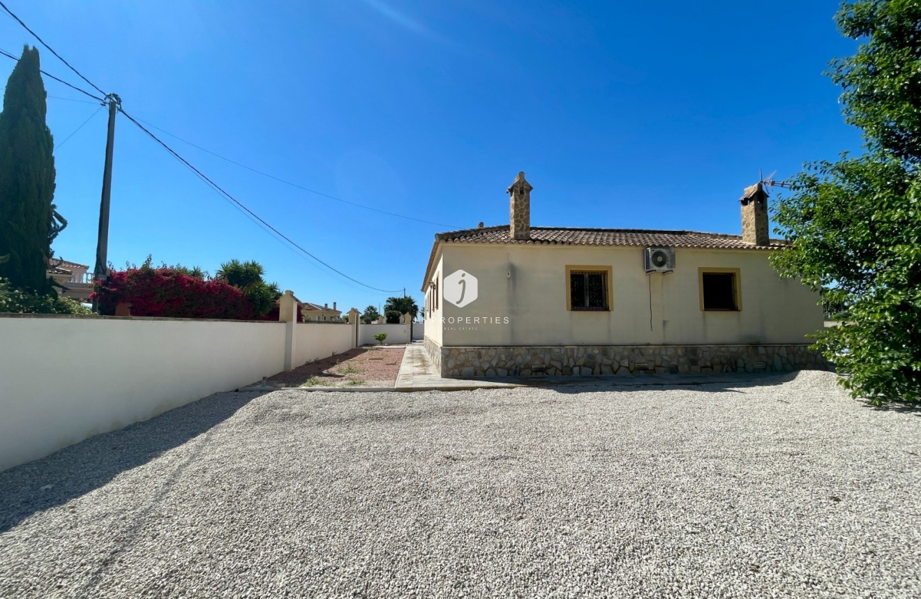Resale - Villa -
Catral - Costa Blanca