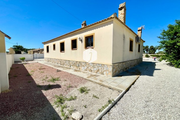 Resale - Villa -
Catral - Costa Blanca