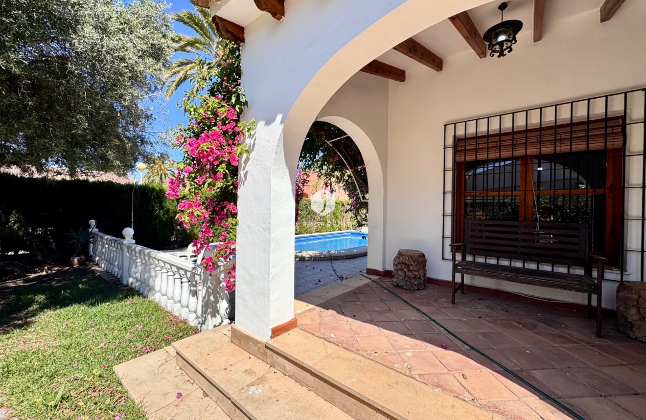 Resale - Villa -
Orihuela Costa - Costa Blanca