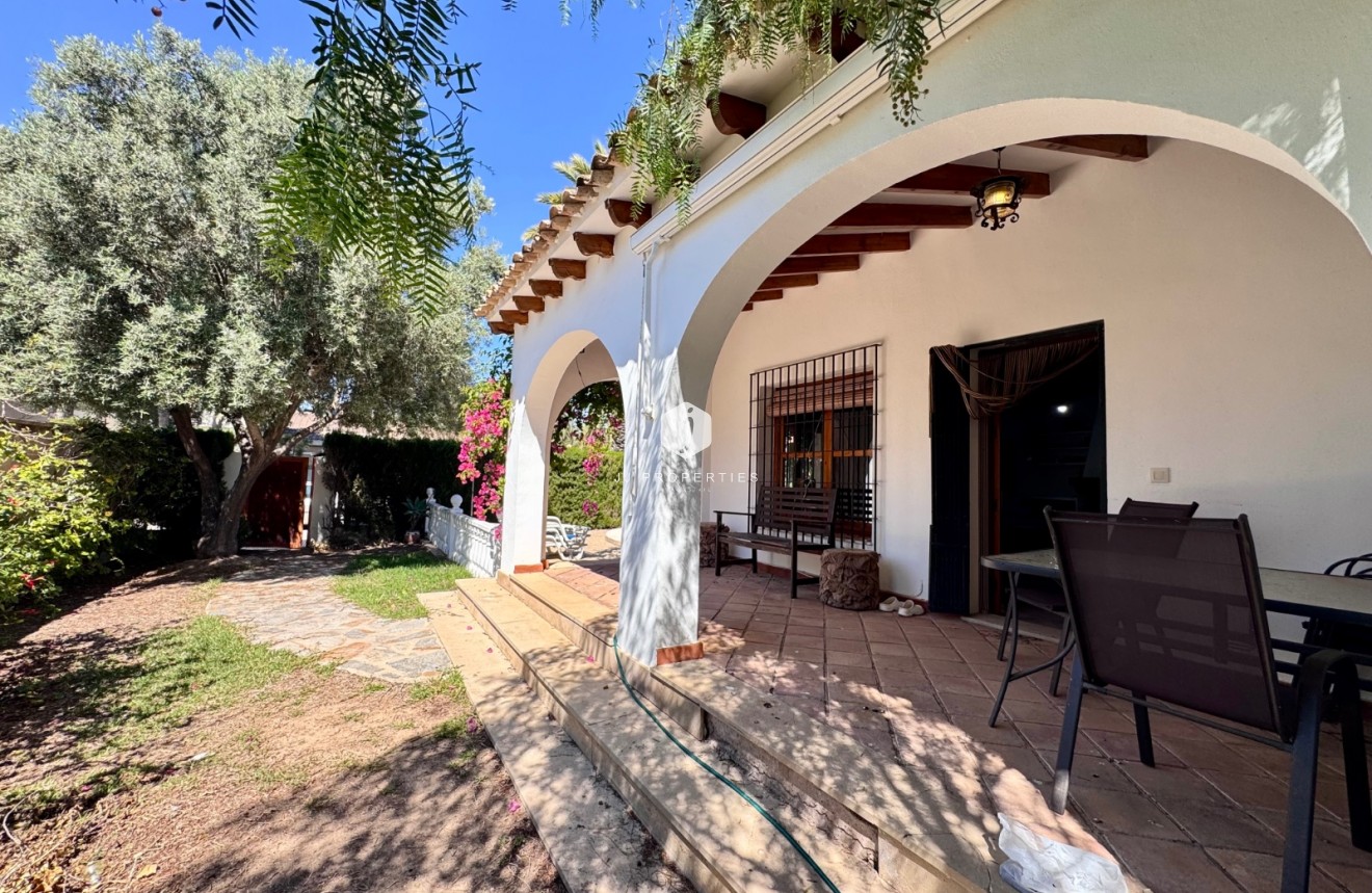 Resale - Villa -
Orihuela Costa - Costa Blanca