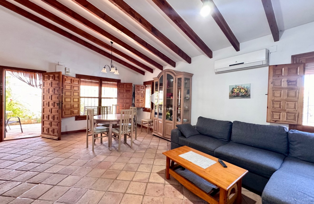Resale - Villa -
Orihuela Costa - Costa Blanca