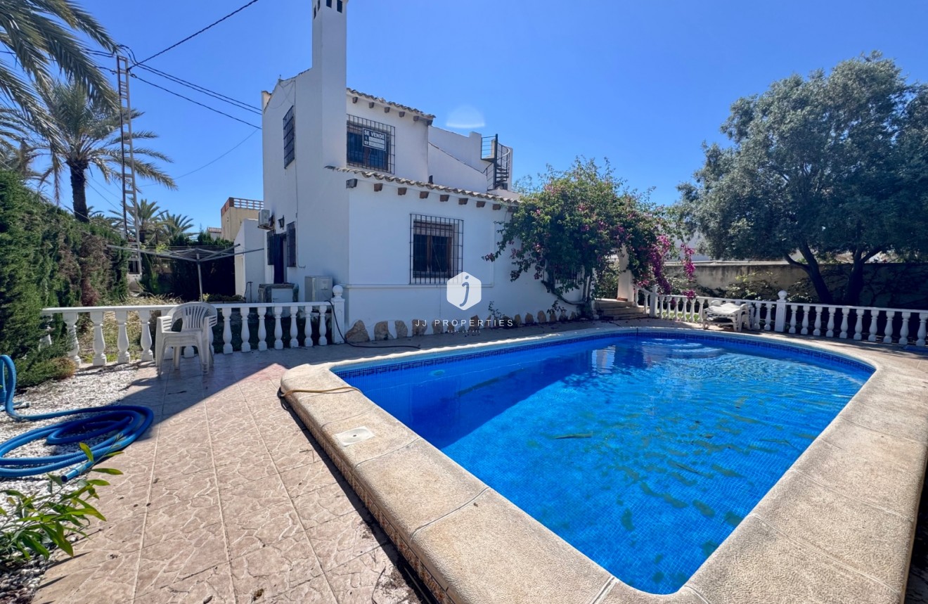 Resale - Villa -
Orihuela Costa - Costa Blanca
