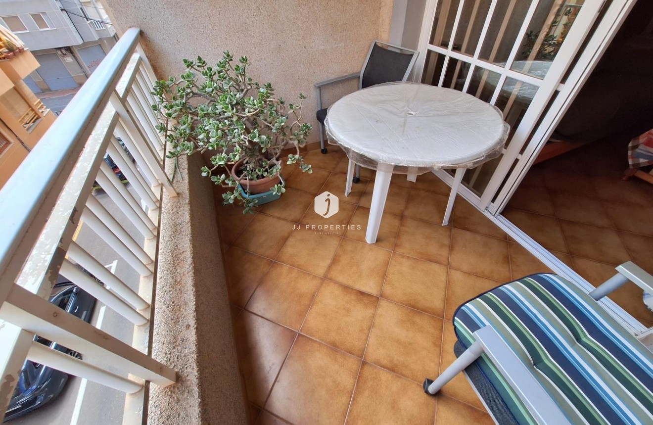 Z drugiej ręki - Mieszkanie w bloku -
Torrevieja - Playa de los Locos