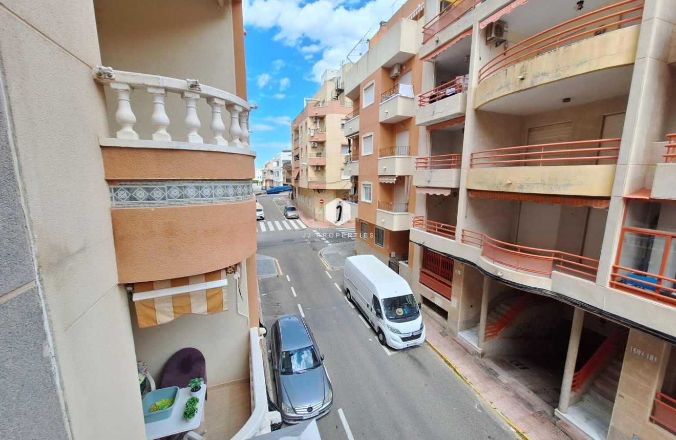 Z drugiej ręki - Mieszkanie w bloku -
Torrevieja - Playa de los Locos