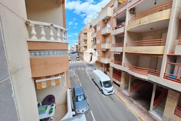 Z drugiej ręki - Mieszkanie w bloku -
Torrevieja - Playa de los Locos