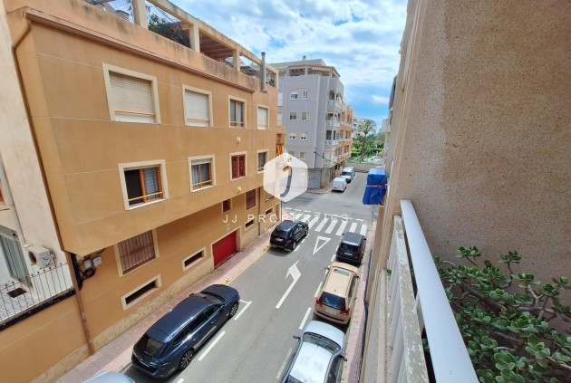 Z drugiej ręki - Mieszkanie w bloku -
Torrevieja - Playa de los Locos