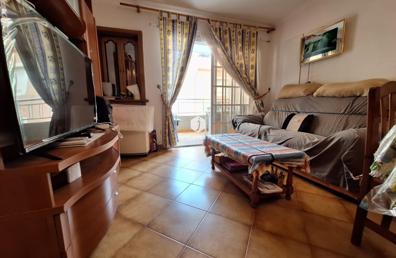 Z drugiej ręki - Mieszkanie w bloku -
Torrevieja - Playa de los Locos