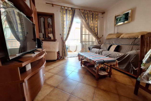 Z drugiej ręki - Mieszkanie w bloku -
Torrevieja - Playa de los Locos
