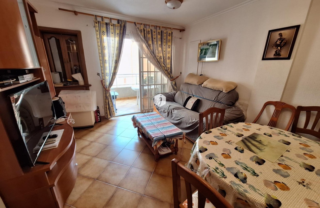 Z drugiej ręki - Mieszkanie w bloku -
Torrevieja - Playa de los Locos