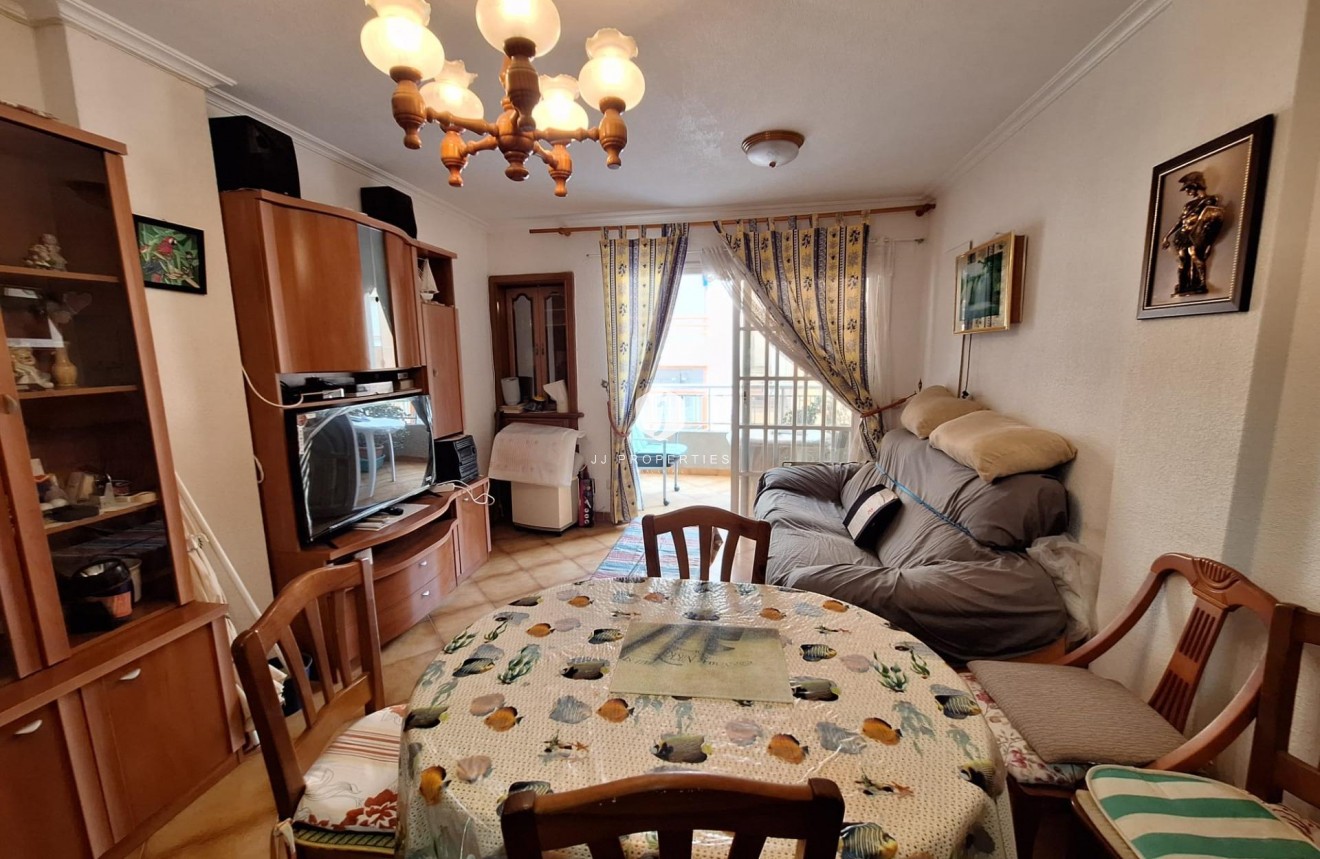 Z drugiej ręki - Mieszkanie w bloku -
Torrevieja - Playa de los Locos