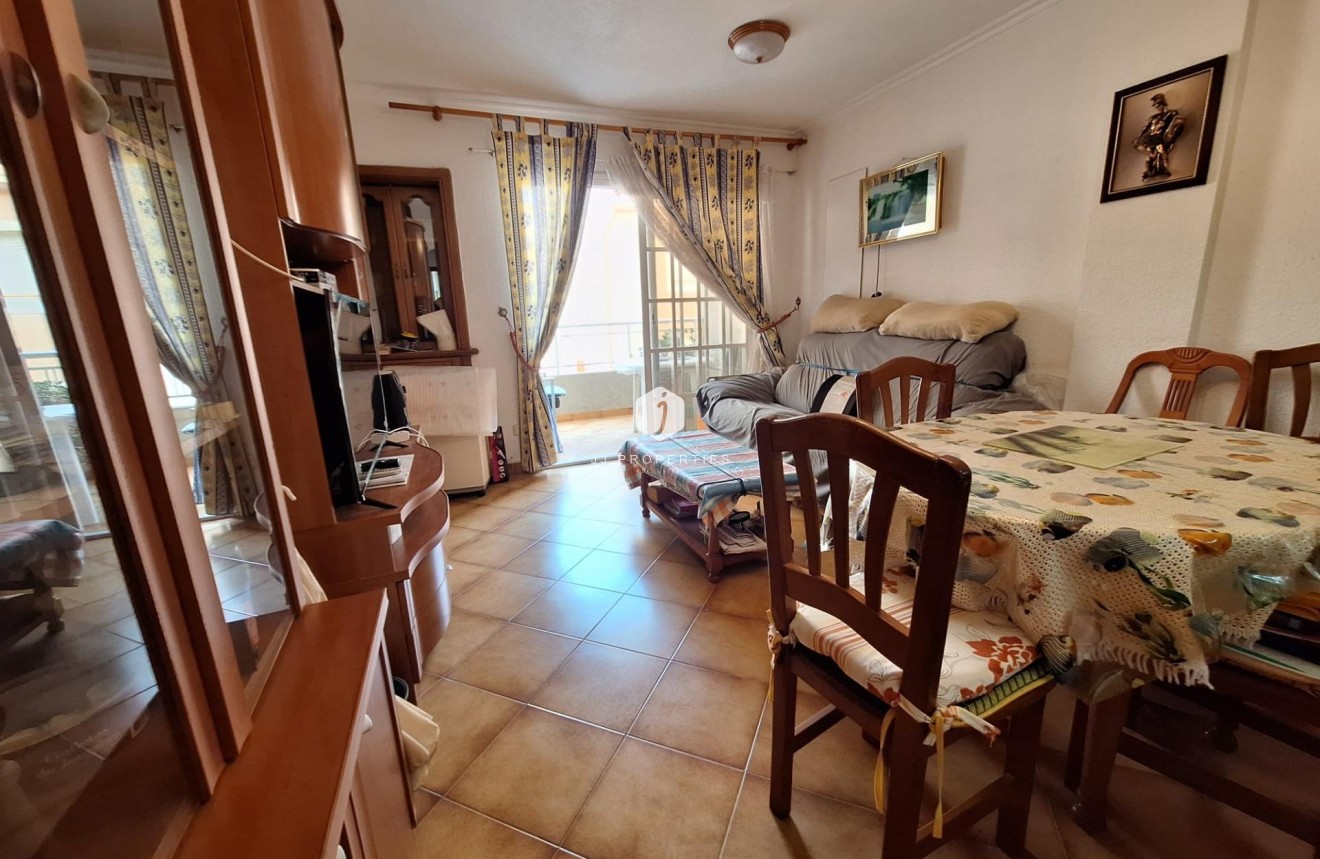 Z drugiej ręki - Mieszkanie w bloku -
Torrevieja - Playa de los Locos