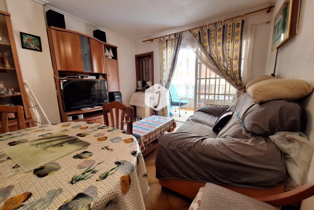 Z drugiej ręki - Mieszkanie w bloku -
Torrevieja - Playa de los Locos