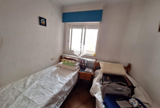 Z drugiej ręki - Mieszkanie w bloku -
Torrevieja - Playa de los Locos