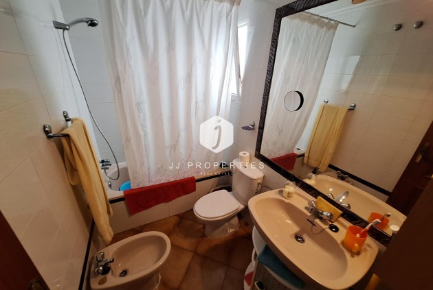 Z drugiej ręki - Mieszkanie w bloku -
Torrevieja - Playa de los Locos