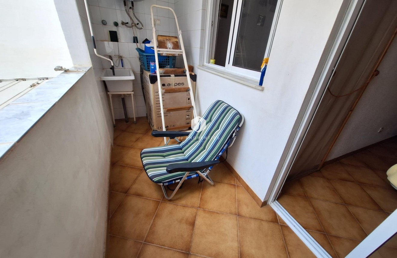 Z drugiej ręki - Mieszkanie w bloku -
Torrevieja - Playa de los Locos