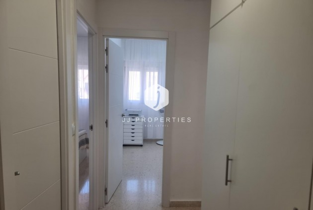 D'occasion - Appartement -
Torrevieja - Playa de los Locos