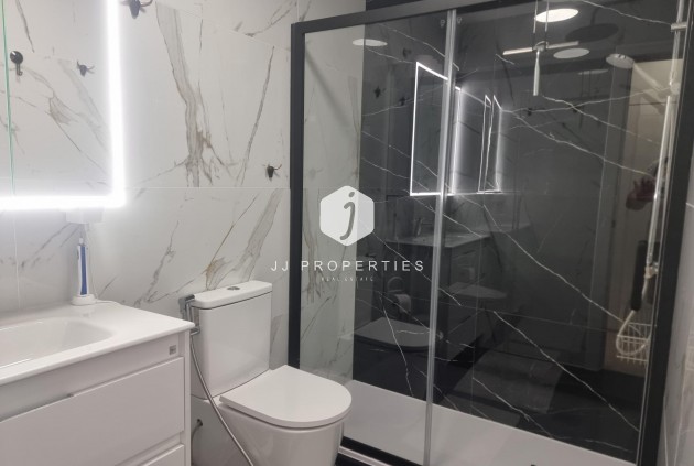D'occasion - Appartement -
Torrevieja - Playa de los Locos