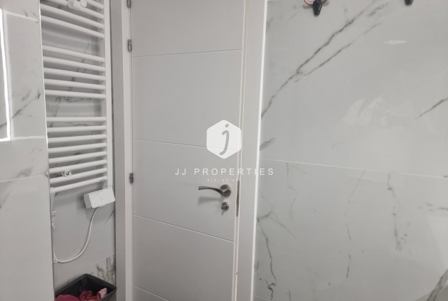 D'occasion - Appartement -
Torrevieja - Playa de los Locos