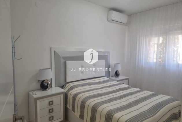D'occasion - Appartement -
Torrevieja - Playa de los Locos