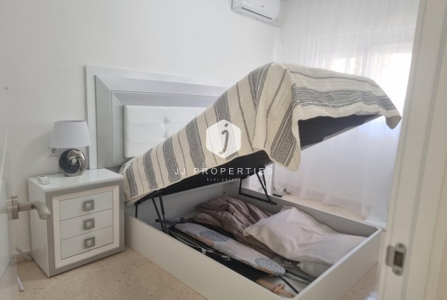 D'occasion - Appartement -
Torrevieja - Playa de los Locos