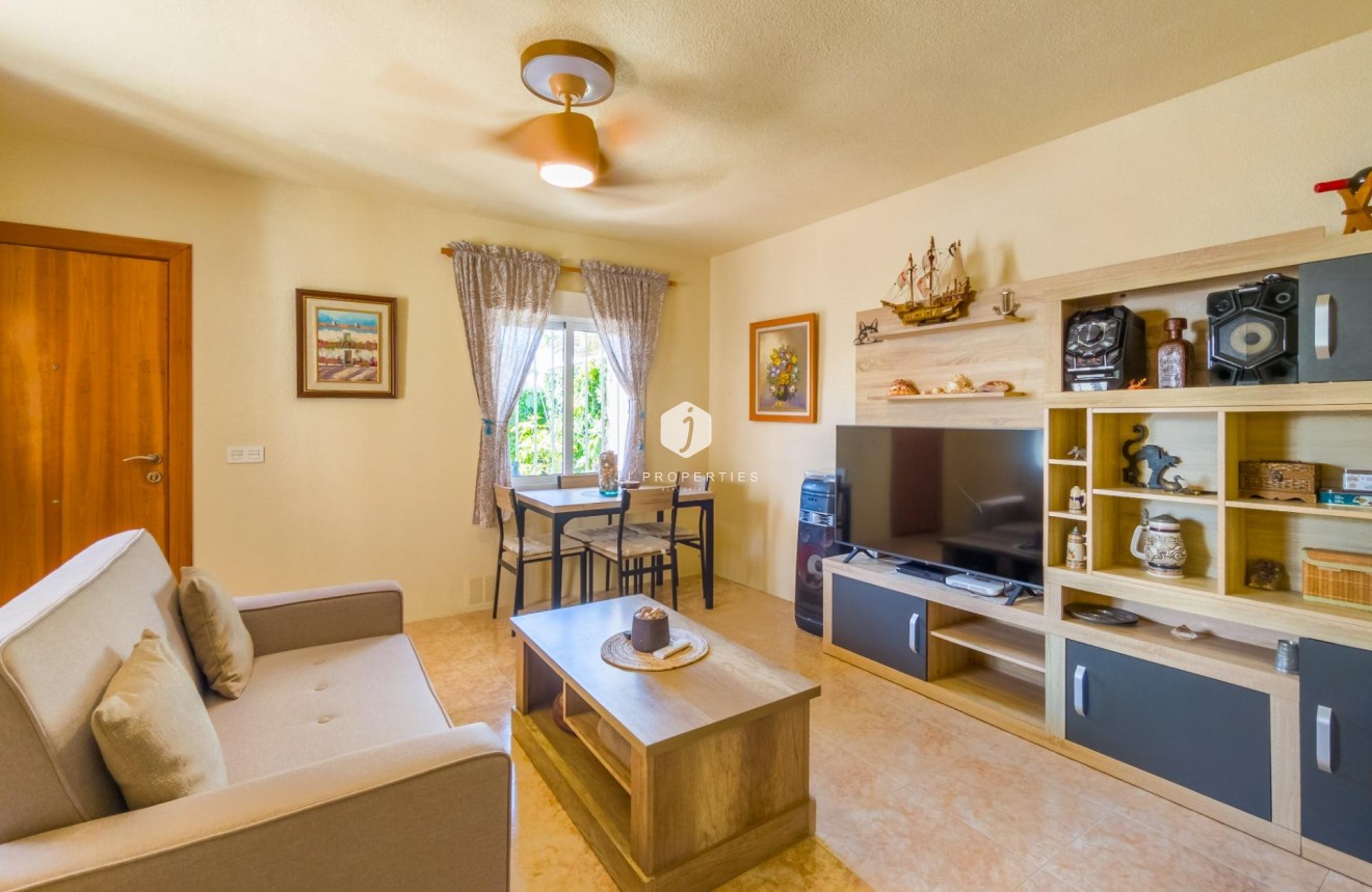 Resale - Chalet -
Torrevieja - Nueva Torrevieja
