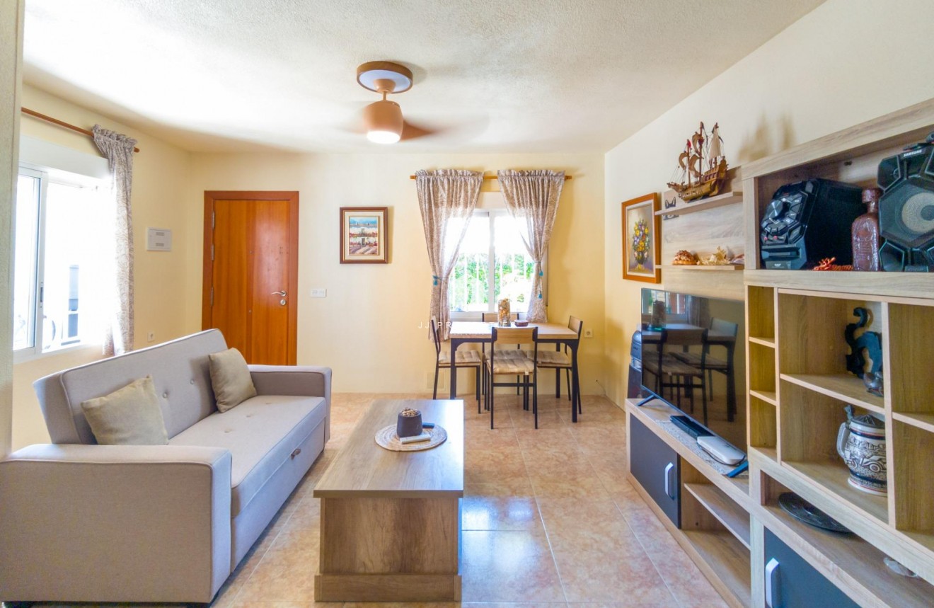 Resale - Chalet -
Torrevieja - Nueva Torrevieja